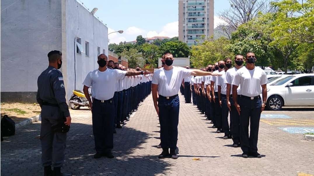 VÍDEO DE COMANDO DE PELOTÃO EM DESFILE DESARMADO